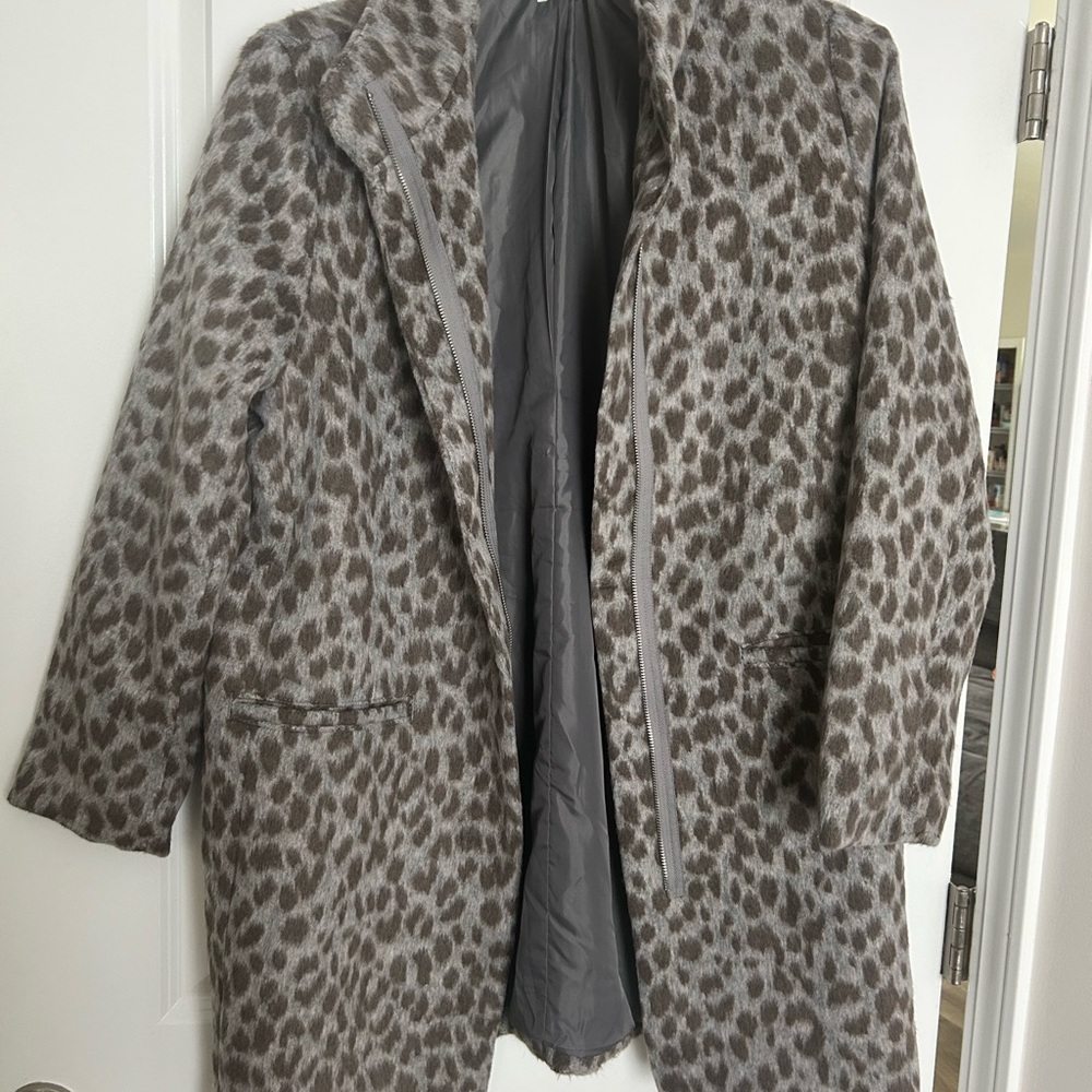 Old Navy Gray and Black Teddy Jacket Oversized Fit